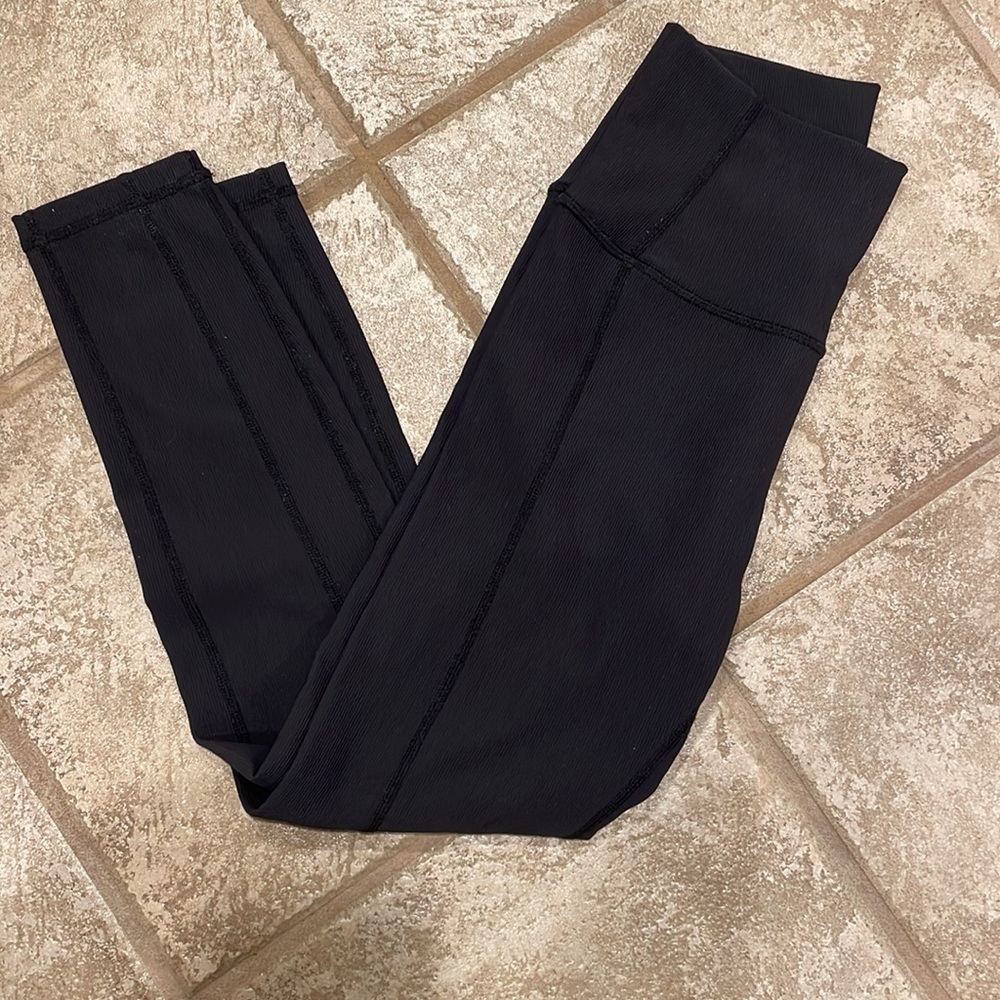 Black High-Waist Ribbed Leggings